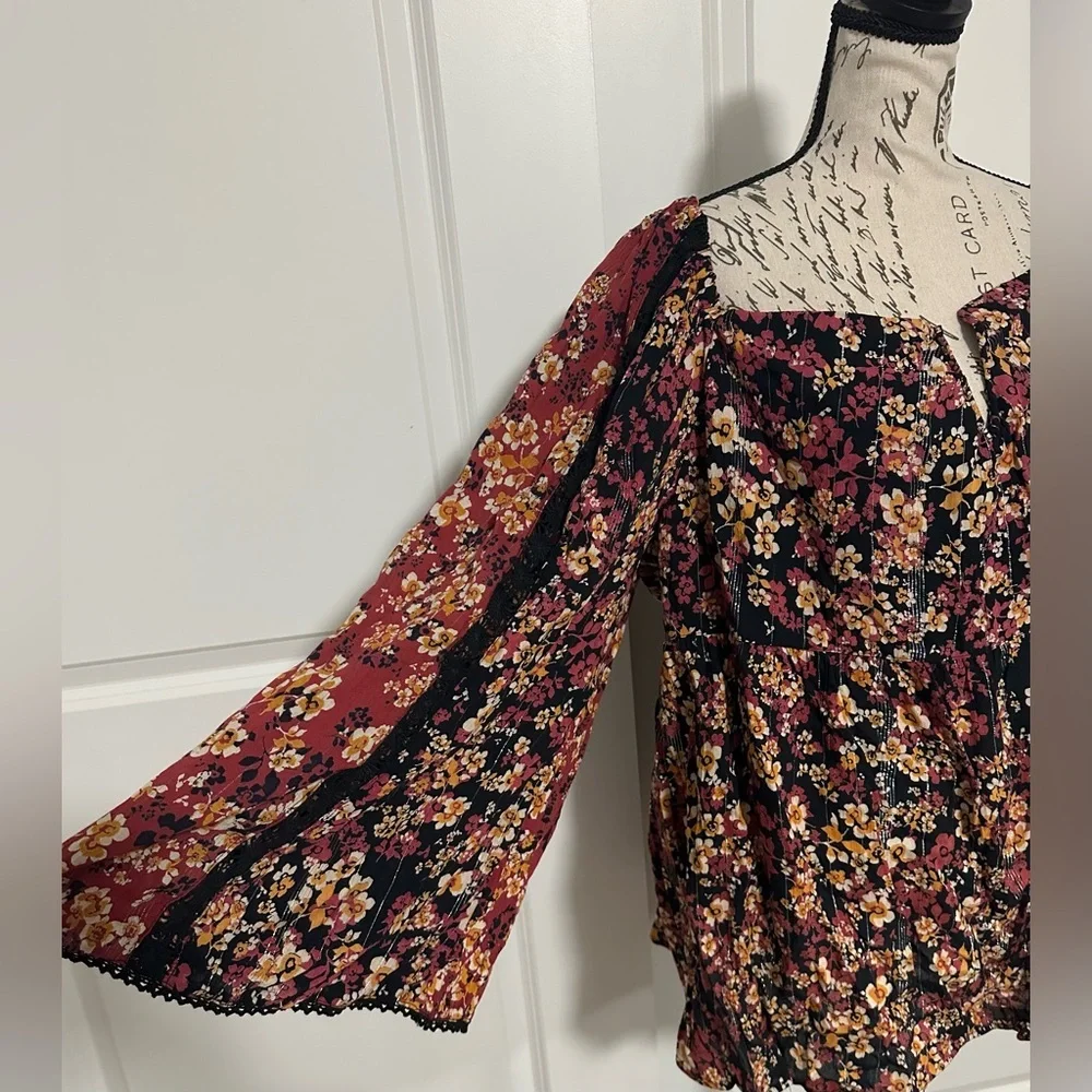 Angie Floral Blouse - Black and Pink - Picture 5 of 8